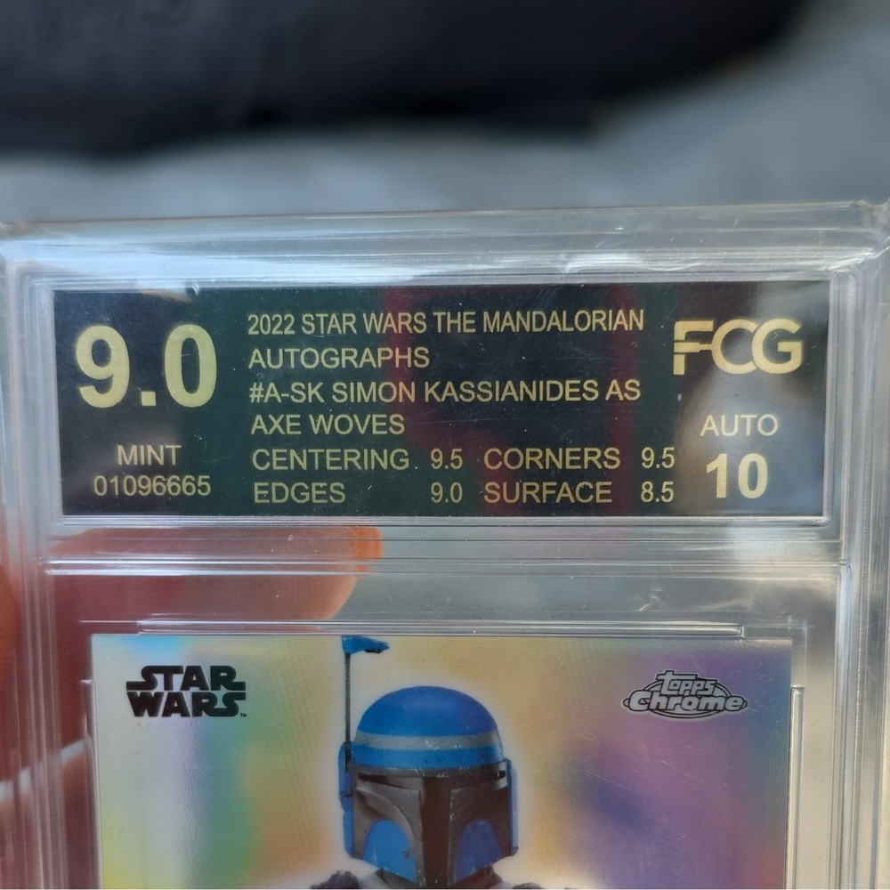Topps 2022 Chrome Star Wars Mandalorian Axe Woves Kassianides Auto A-SK FCG 9.0 - Picture 3 of 3